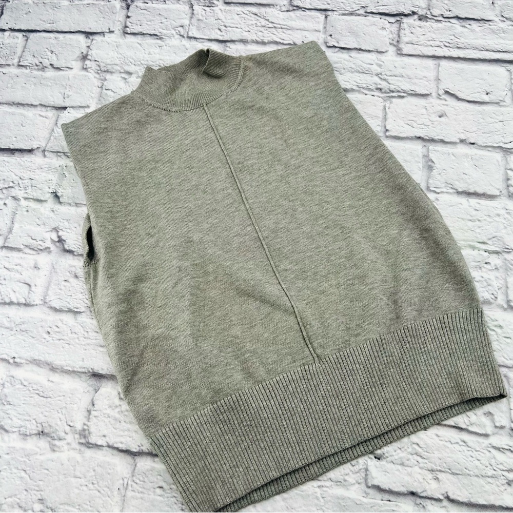 NWT Ee:some Sweater Womans Size Small Grey Sleeveless Mock Neck Fine Knit Soft